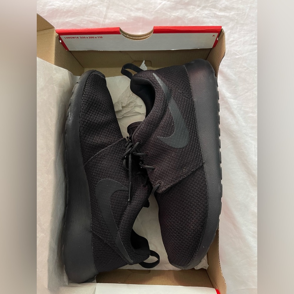 Nike Roshe Run Black Size 8.5 mens